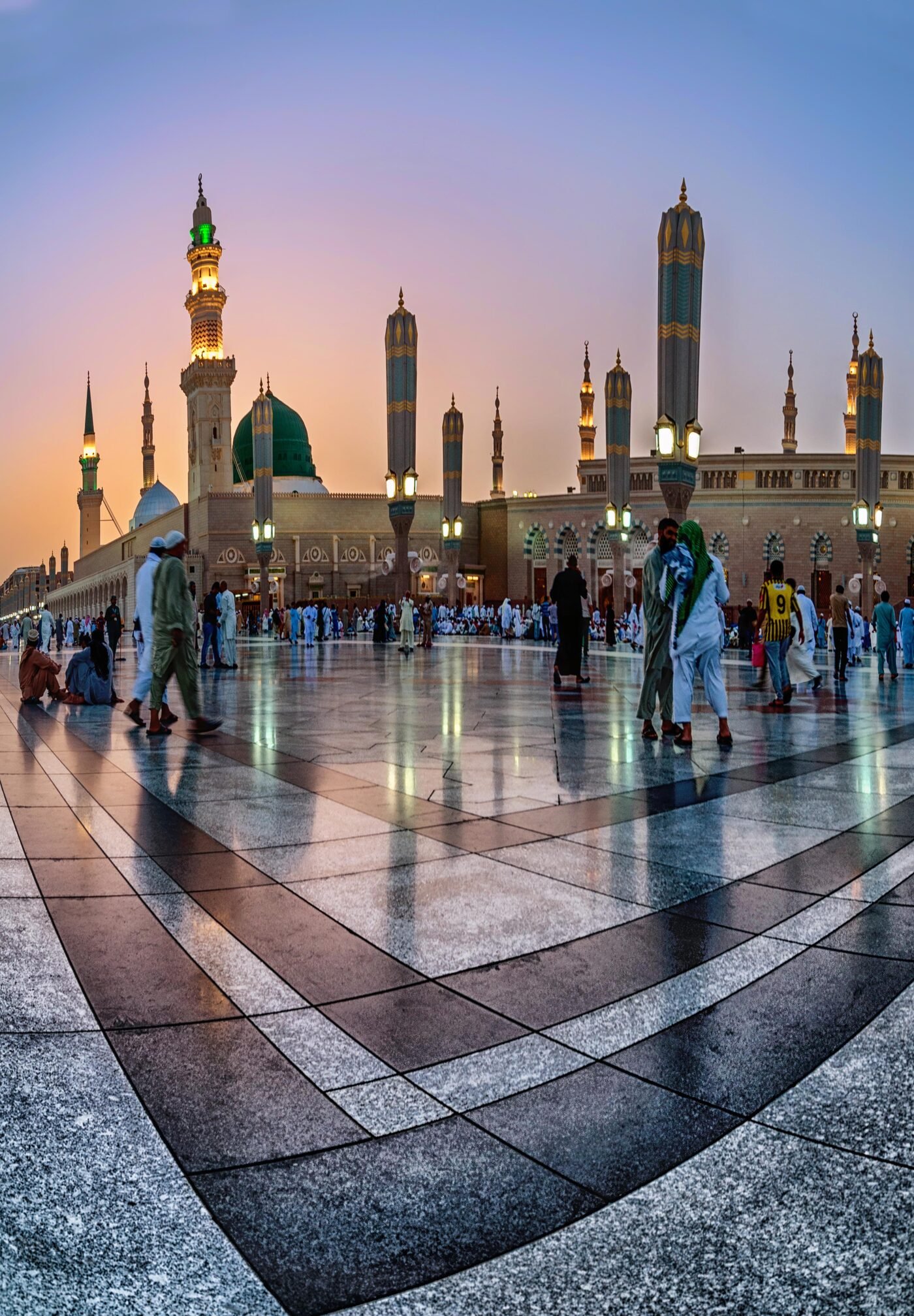 Masjid Nabawi saat senja, Madinah